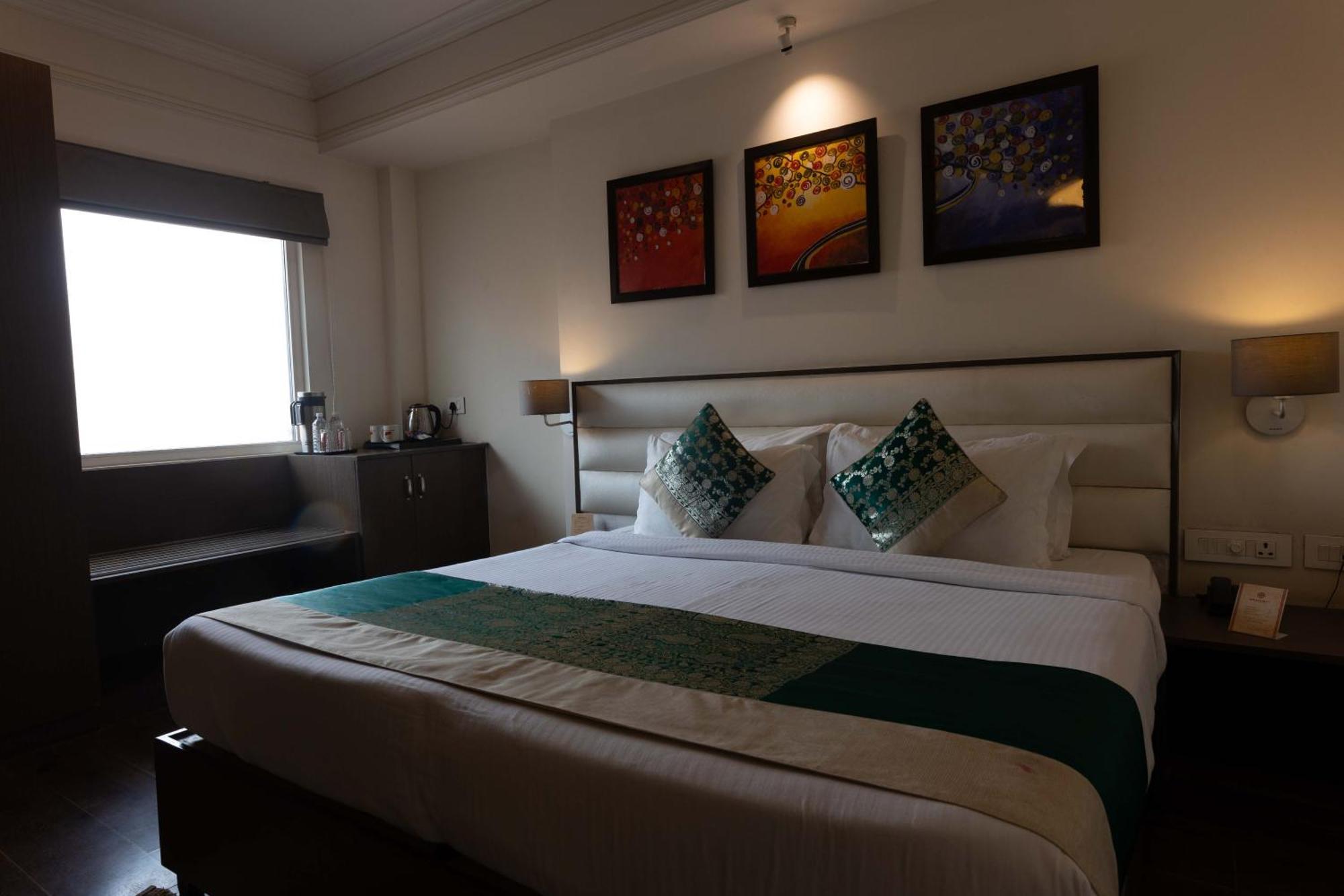 New Hotel Broadway Varanasi Exterior foto