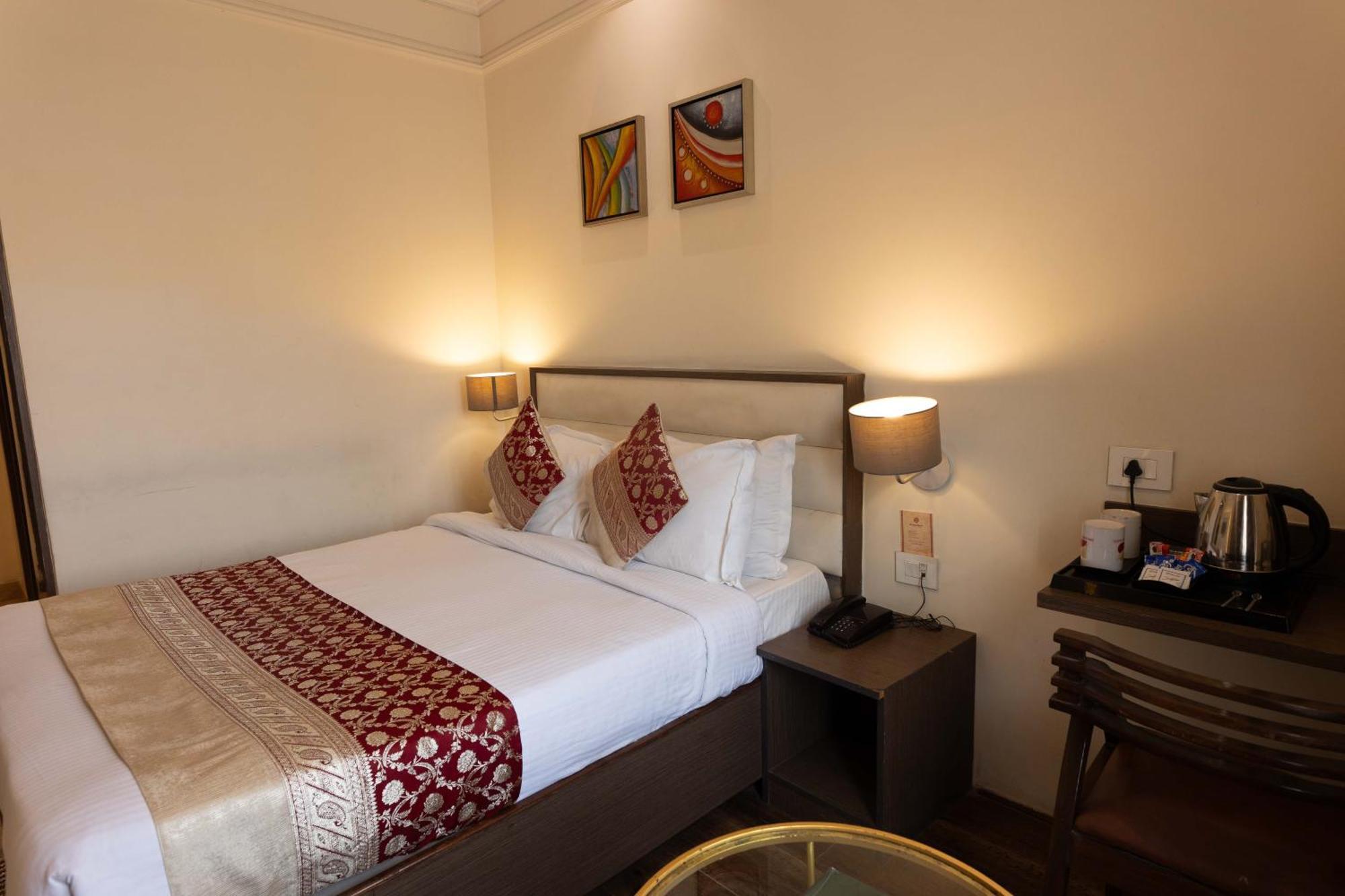 New Hotel Broadway Varanasi Exterior foto