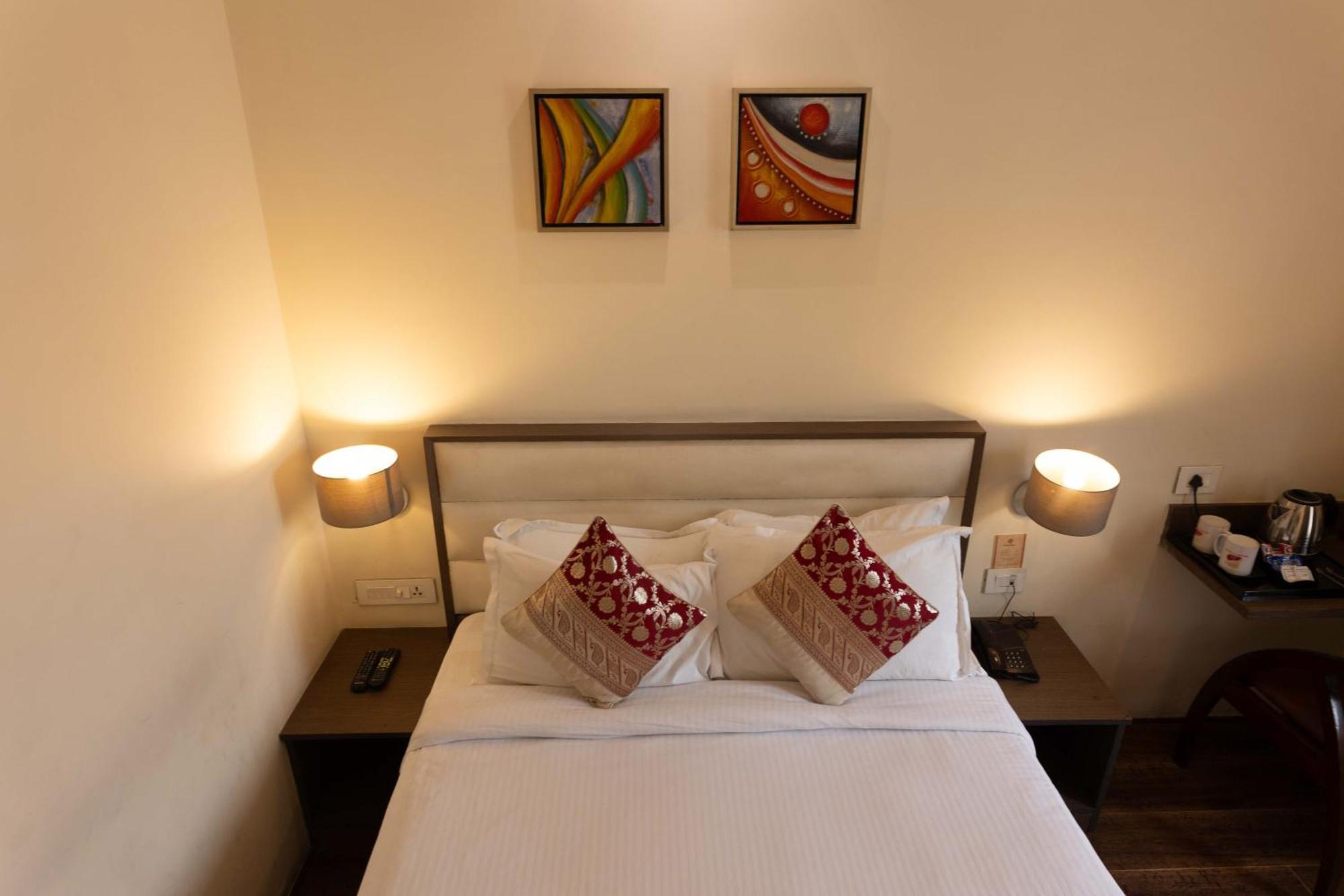 New Hotel Broadway Varanasi Exterior foto